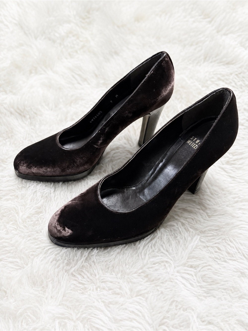 Stuart Weitzman Black Velvet Pumps – Size 9M